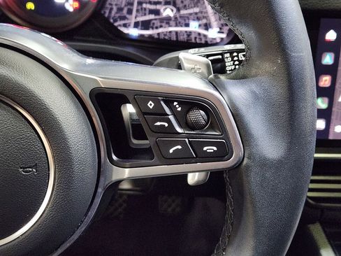 Used 2022 Porsche Cayenne image 50