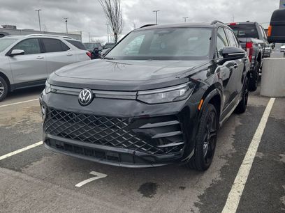 Used 2025 Volkswagen Tiguan SE R-Line