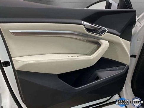 Used 2024 Audi Q8 e-tron Premium image 25