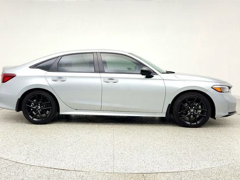 Used 2025 Honda Civic Sport Touring image 4