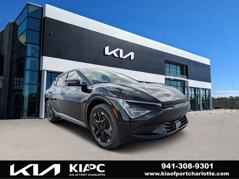 New 2025 Kia EV6 Wind RWD image 1