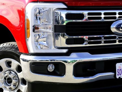 Used 2024 Ford F250 XLT w/ FX4 Off-Road Package image 3