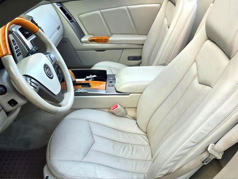 Used 2004 Cadillac XLR image 9