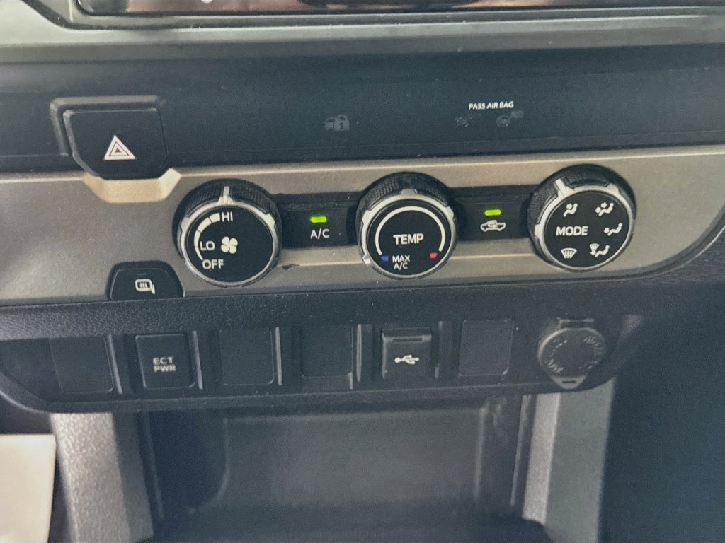 Used 2022 Toyota Tacoma SR w/ SR Convenience Package RWD image 17