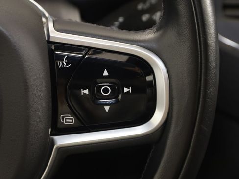 Used 2020 Volvo XC90 T6 Momentum AWD/4WD image 37