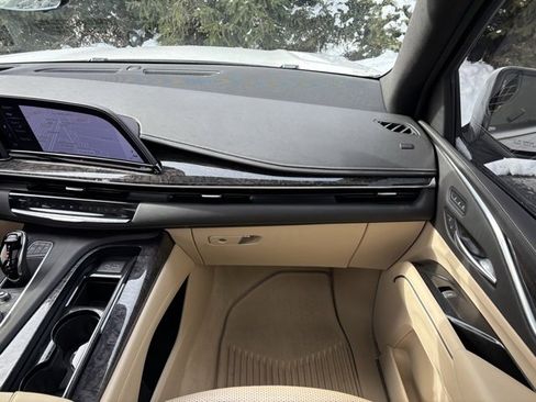 Used 2022 Cadillac Escalade Premium Luxury image 42