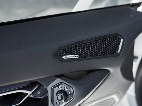 Used 2022 Lamborghini Huracan EVO image 33