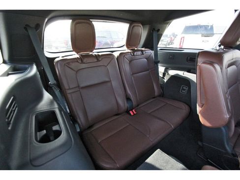 Used 2025 Lincoln Aviator Reserve w/ Equipment Group 201A AWD/4WD image 17