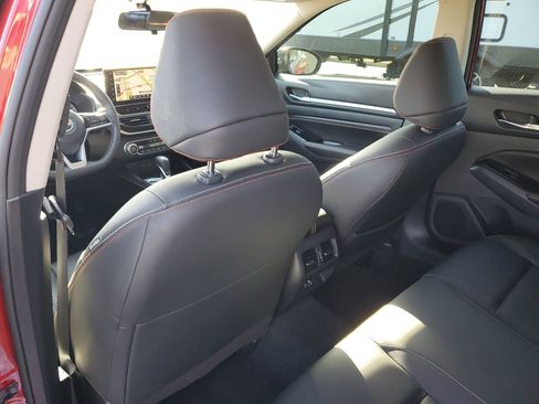 Used 2023 Nissan Altima 2.0 SR image 10