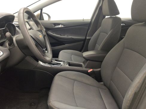 Used 2019 Chevrolet Cruze LS FWD image 17