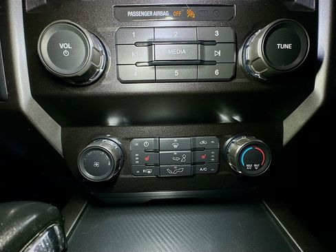 Certified 2019 Ford F150 XLT w/ Equipment Group 302A Luxury image 33