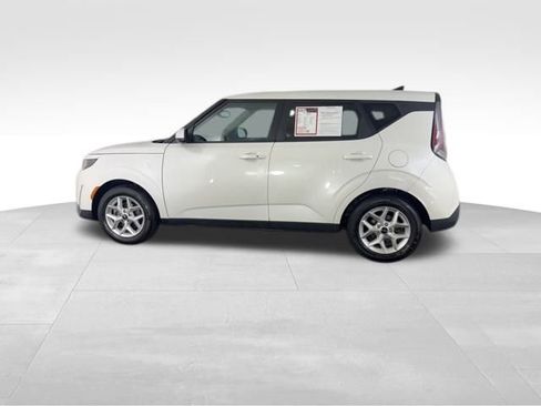 Certified 2024 Kia Soul S image 6