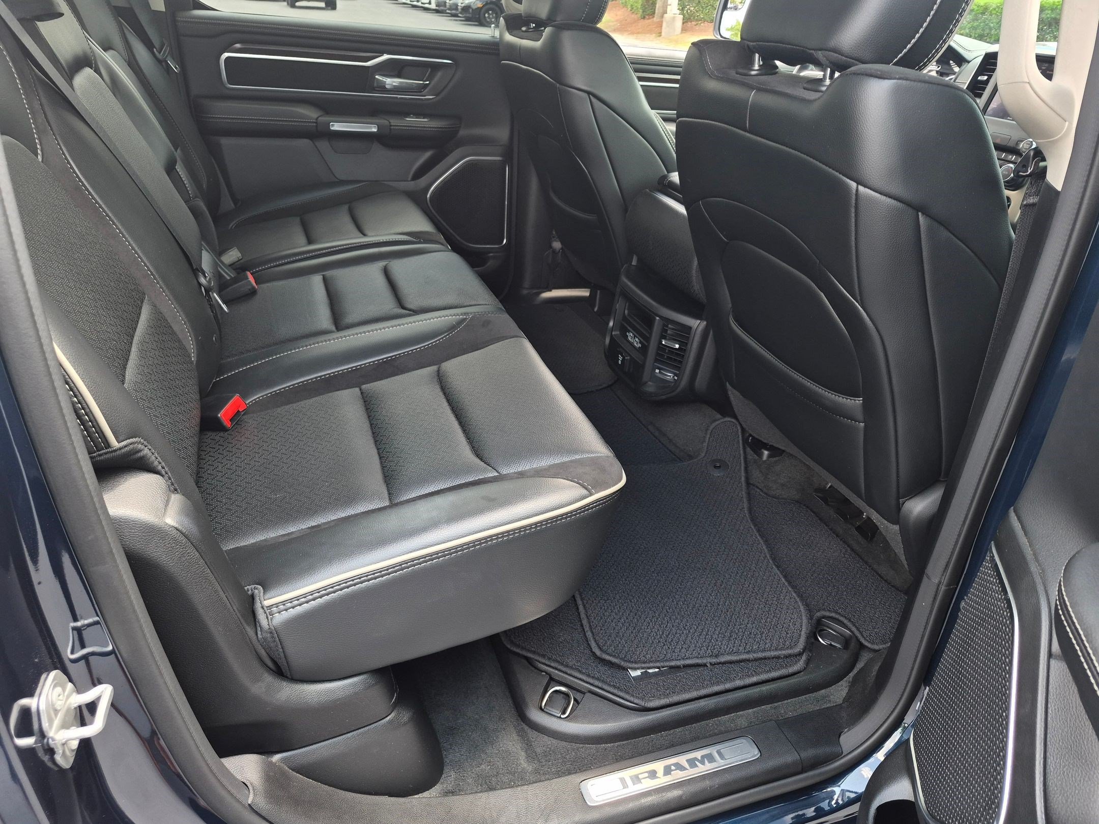 Used 2022 RAM 1500 Laramie RWD image 30