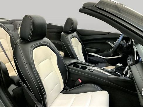 Used 2017 Chevrolet Camaro SS RWD image 7