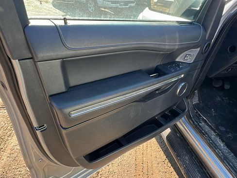 Used 2024 Ford Expedition Max XLT image 14
