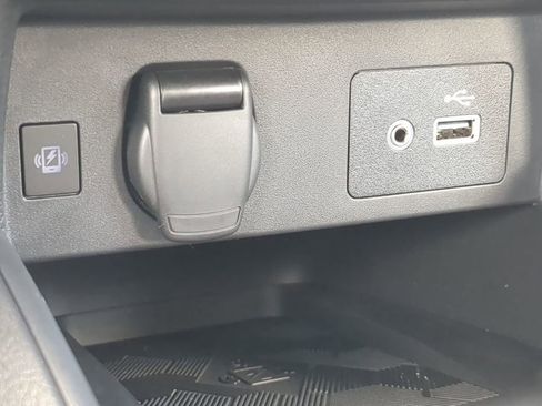 New 2025 Nissan Versa SV w/ Trunk Package image 20