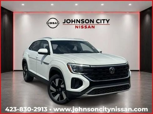 Used 2025 Volkswagen Atlas Cross Sport SE FWD image 1