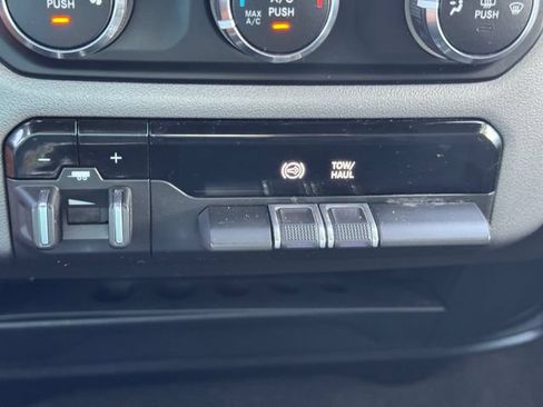 Certified 2024 RAM 2500 Big Horn AWD/4WD image 33