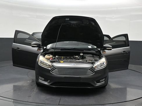 Used 2018 Ford Focus Titanium FWD image 36