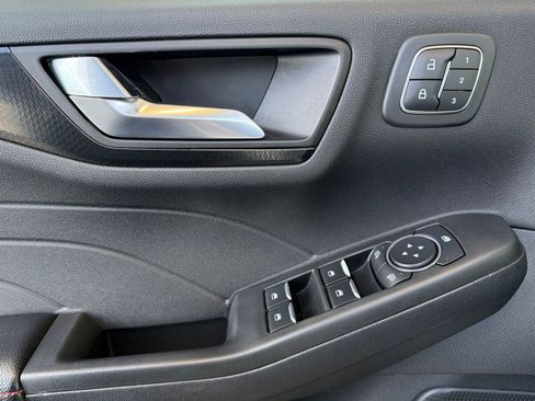 Certified 2022 Ford Escape SEL w/ SEL Stealth AWD Package image 13