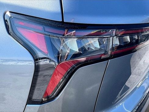 Used 2025 Chevrolet Equinox LT image 29