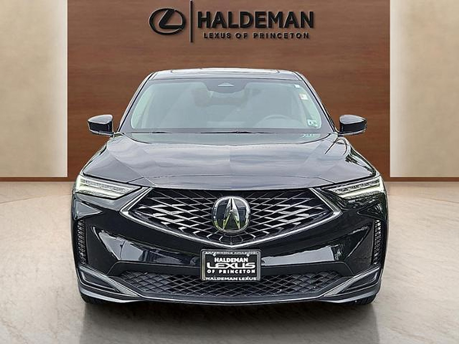 Used 2025 Acura MDX SH-AWD image 2