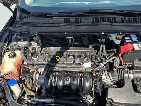 Used 2018 Ford Fusion SE FWD image 24