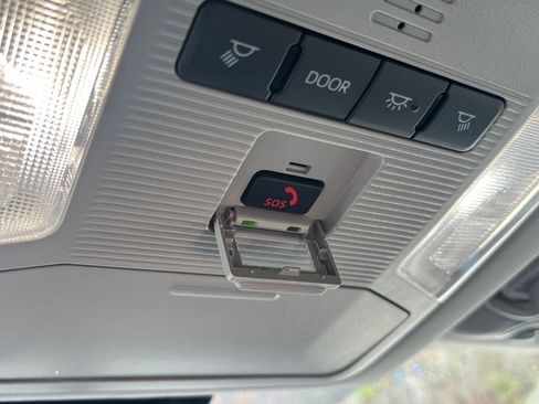 Used 2025 Toyota RAV4 XLE image 24