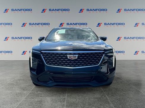 Used 2024 Cadillac XT4 Premium Luxury FWD image 8