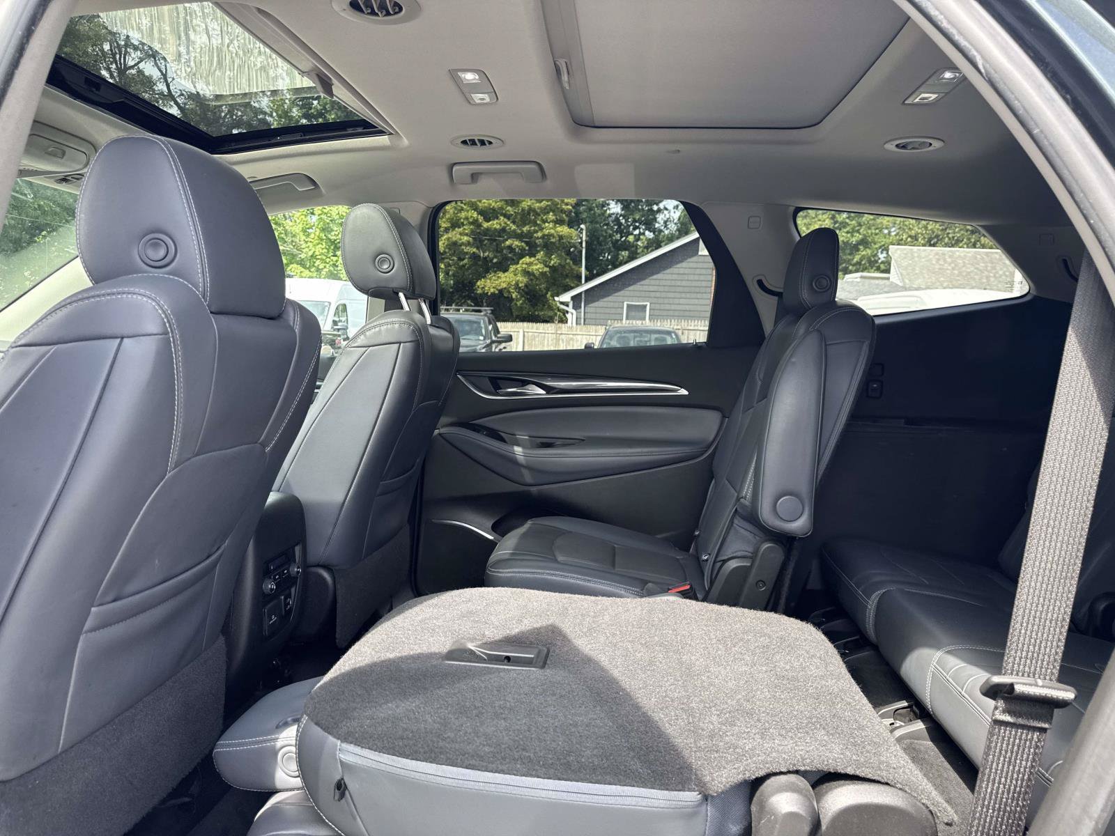 Used 2018 Buick Enclave Essence AWD/4WD image 9
