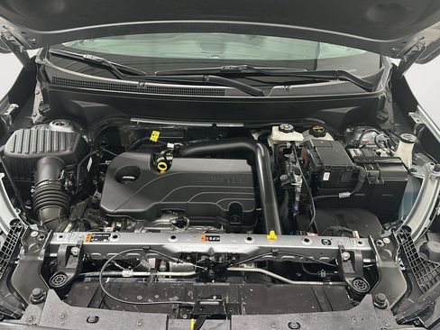 Used 2024 GMC Terrain SLT w/ Infotainment Package II image 18