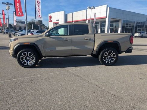 Used 2024 GMC Canyon AT4 image 6