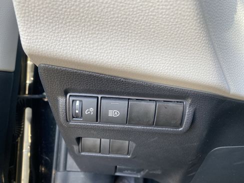 Used 2023 Toyota Corolla Cross L image 14