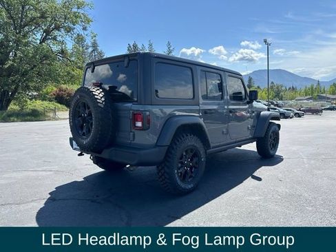 Used 2021 Jeep Wrangler Unlimited Sport AWD/4WD image 3
