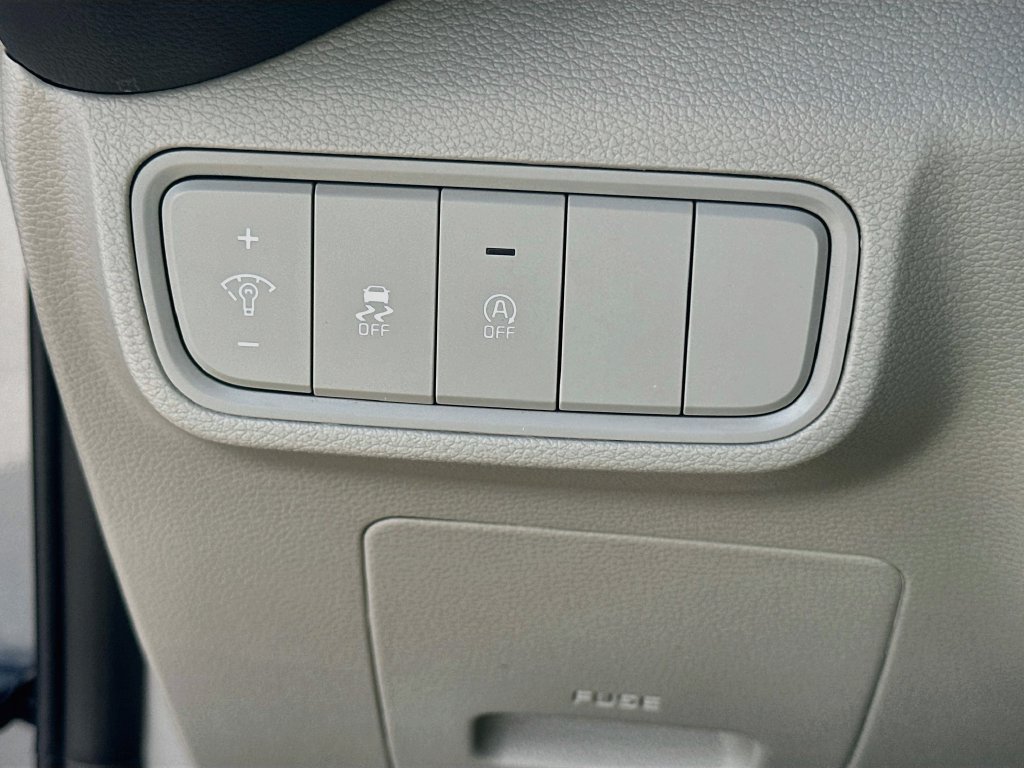 Used 2025 Kia Soul LX w/ LX Technology Package FWD image 10
