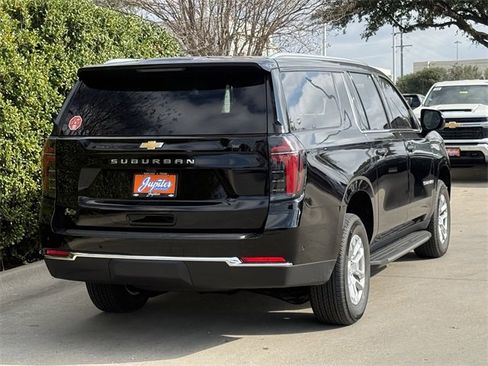 New 2026 Chevrolet Suburban LS image 4