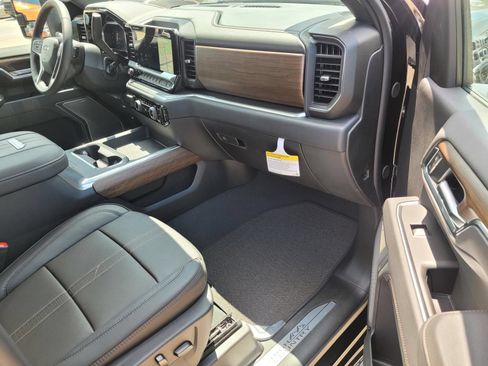 New 2026 Chevrolet Silverado 2500 High Country w/ High Country Premium Package AWD/4WD image 6