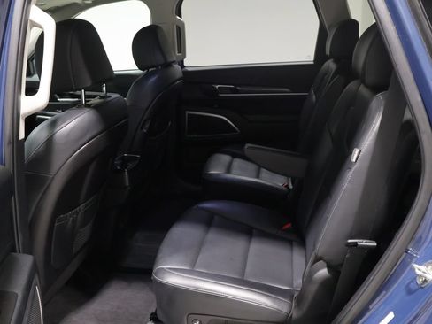 Used 2025 Kia Telluride S AWD/4WD image 19