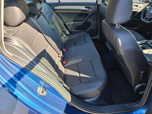 Used 2017 Volkswagen Golf SE image 24