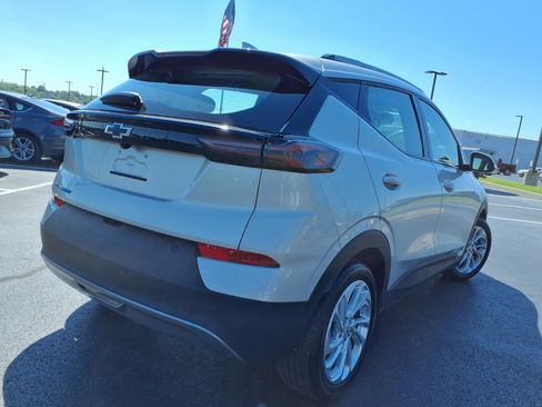Used 2023 Chevrolet Bolt EUV LT w/ Driver Confidence Package FWD image 27