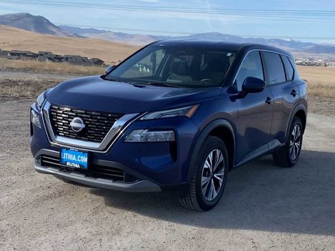 Used 2022 Nissan Rogue SV image 4