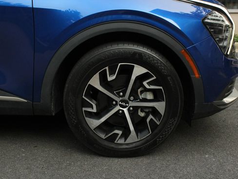 Used 2024 Kia Sportage EX FWD image 4