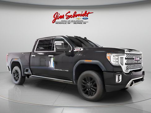 Used 2023 GMC Sierra 2500 Denali w/ Denali Black Diamond Edition AWD/4WD image 2