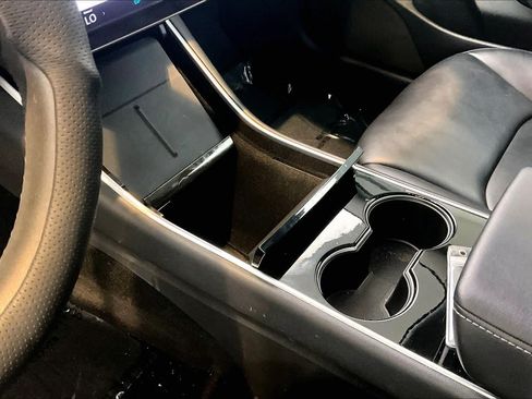 Used 2020 Tesla Model 3 Standard Range Plus RWD image 15