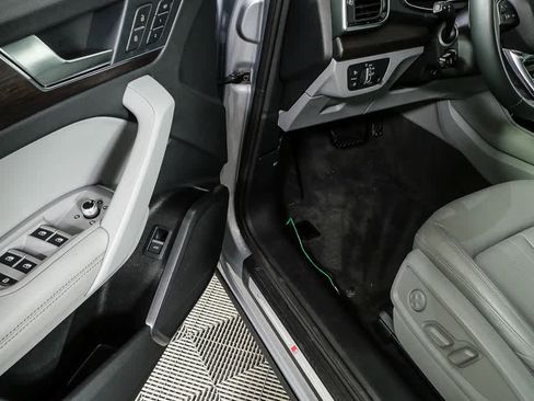 Used 2022 Audi Q5 2.0T Premium Plus w/ Premium Plus Package image 7
