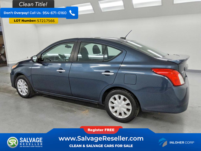 Used 2015 Nissan Versa SV w/ SV Tech Package FWD image 3