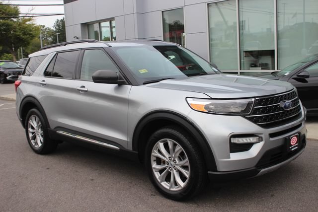Used 2021 Ford Explorer XLT w/ Equipment Group 202A AWD/4WD image 1
