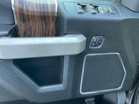 Used 2018 Ford F150 Lariat w/ Equipment Group 502A Luxury AWD/4WD image 34