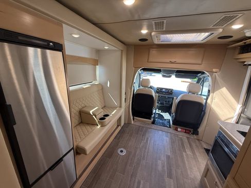 Used 2019 Mercedes-Benz Sprinter 170 image 40