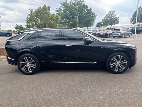 Used 2024 Cadillac Lyriq Luxury AWD/4WD image 6